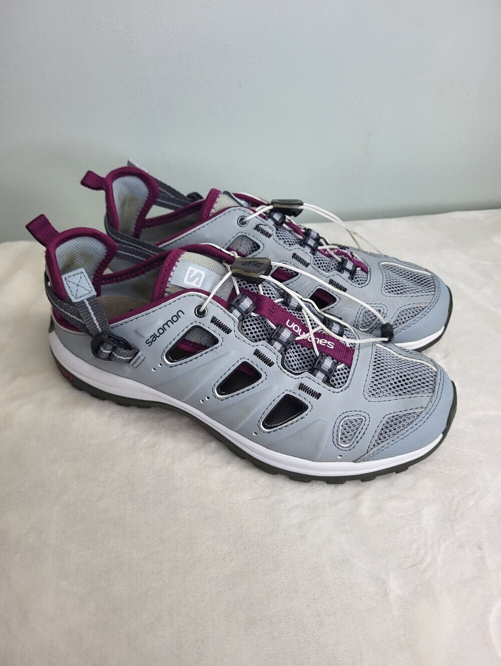 Salomon Ellipse Cabrio Women’s Grey and Magenta Water Sandal Sneakers. Size 7